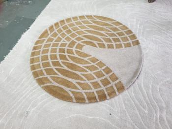 Brown-White Round Rug Manufacturers in West Siang